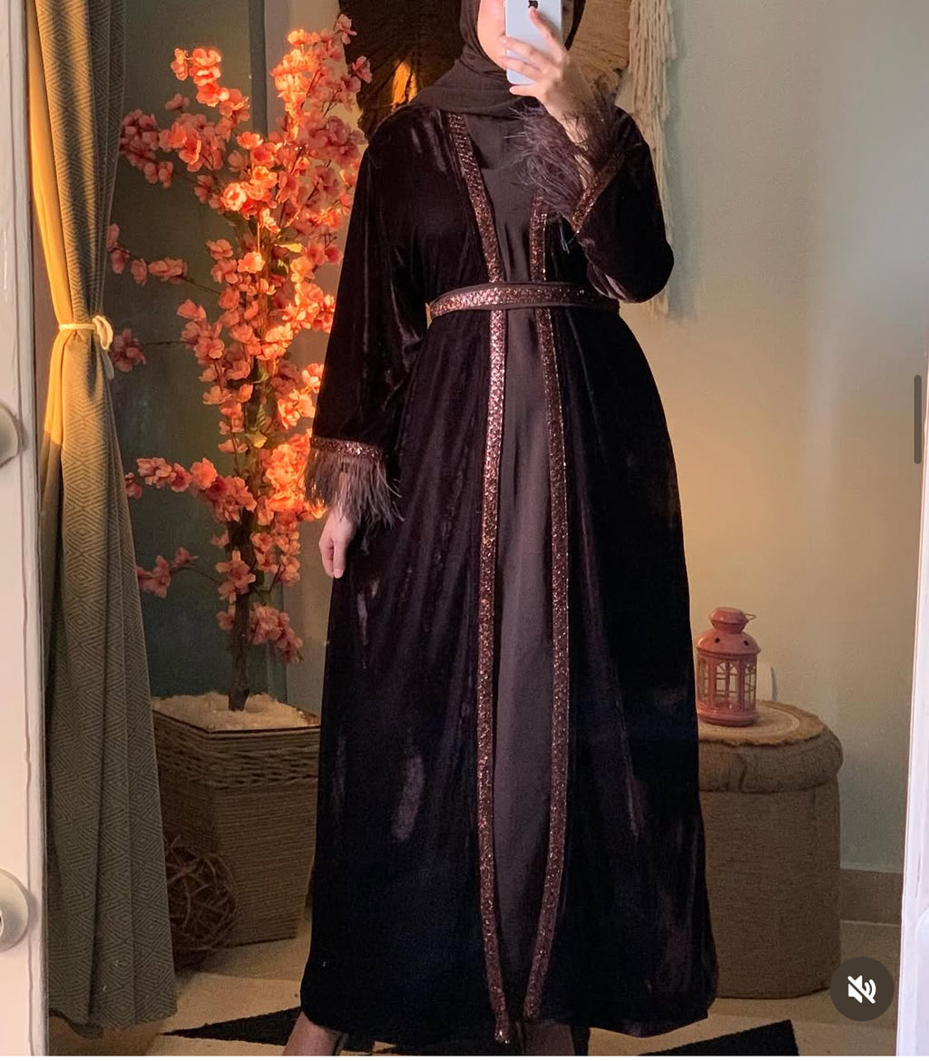 عبايه ريش نعام ٤ قطع