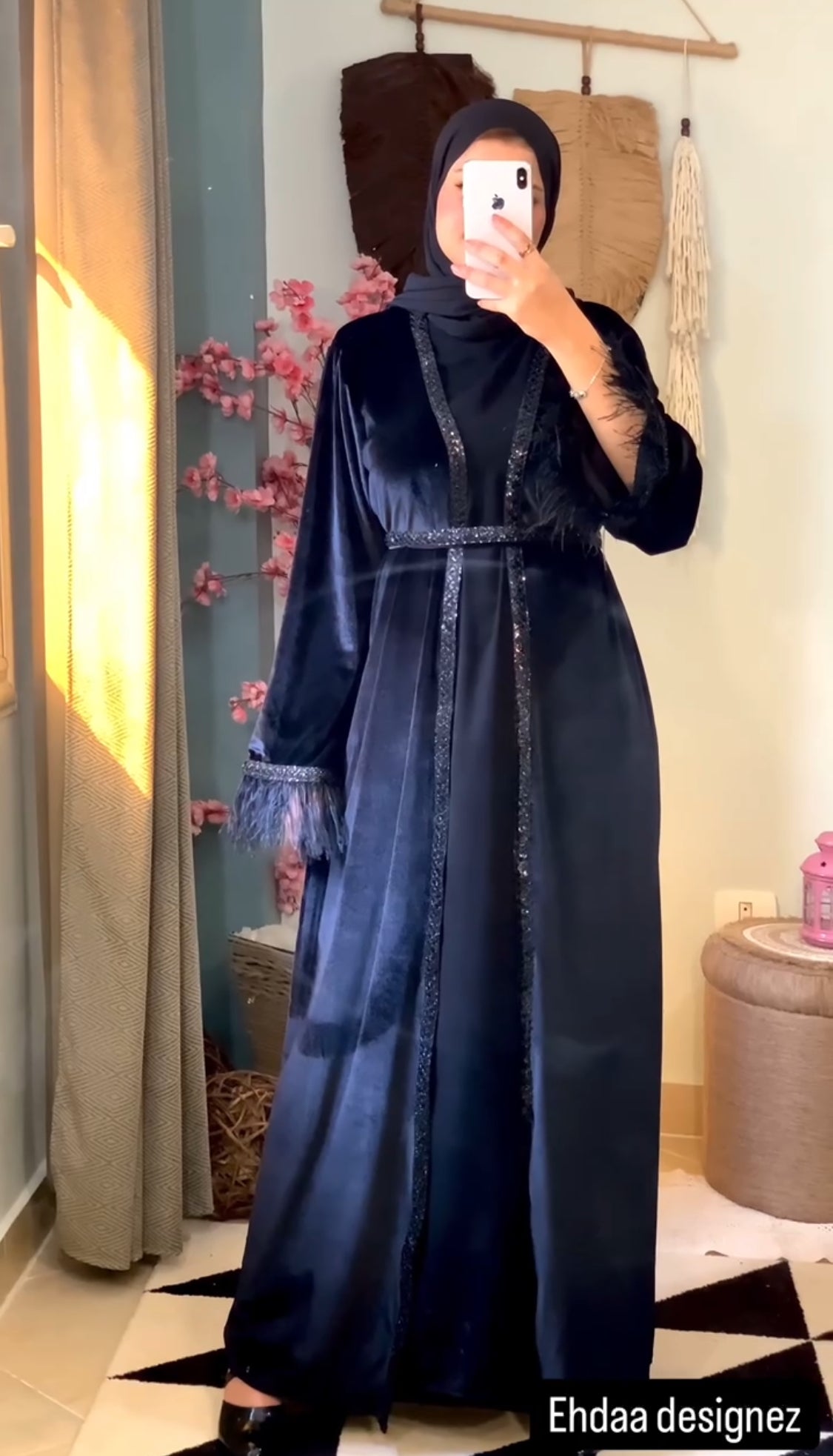 عبايه ريش نعام ٤ قطع