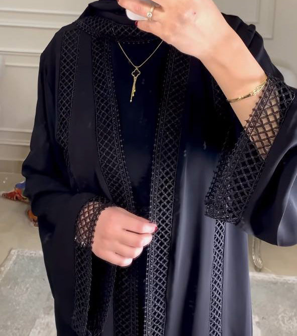 عبايه كنار